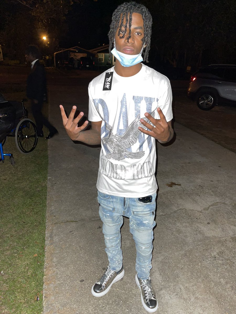 1400blknu's tweet photo. da same bitches joked on me be da same ones im shittin on🖕🏾#NaFr💯  #14fœva💕💙 https://t.co/v396Lxifli