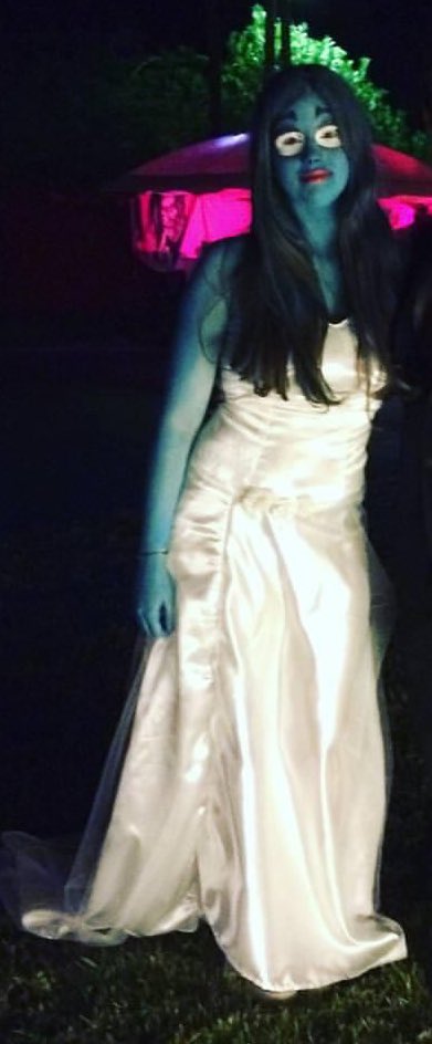 SarahCBooktuber's tweet photo. @astrobort El cadaver de la novia 💁‍♀️ https://t.co/e8rlBTTras
