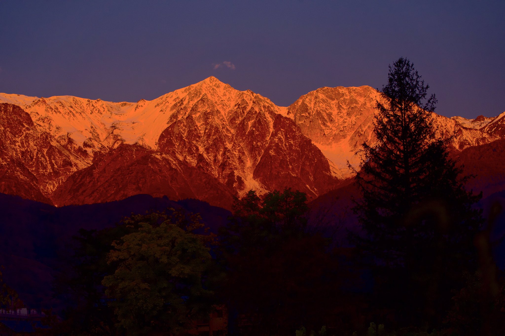 Taner Yalcin Morgenrote Morning Redness モルゲンロート Landscapephotography Naturephotography Japan Mountains Sky Hiking Clouds Sunrise Fog Fall Morgenrote Autumn 夕焼け 風景 山 登山 長野県 白馬村 北アルプス