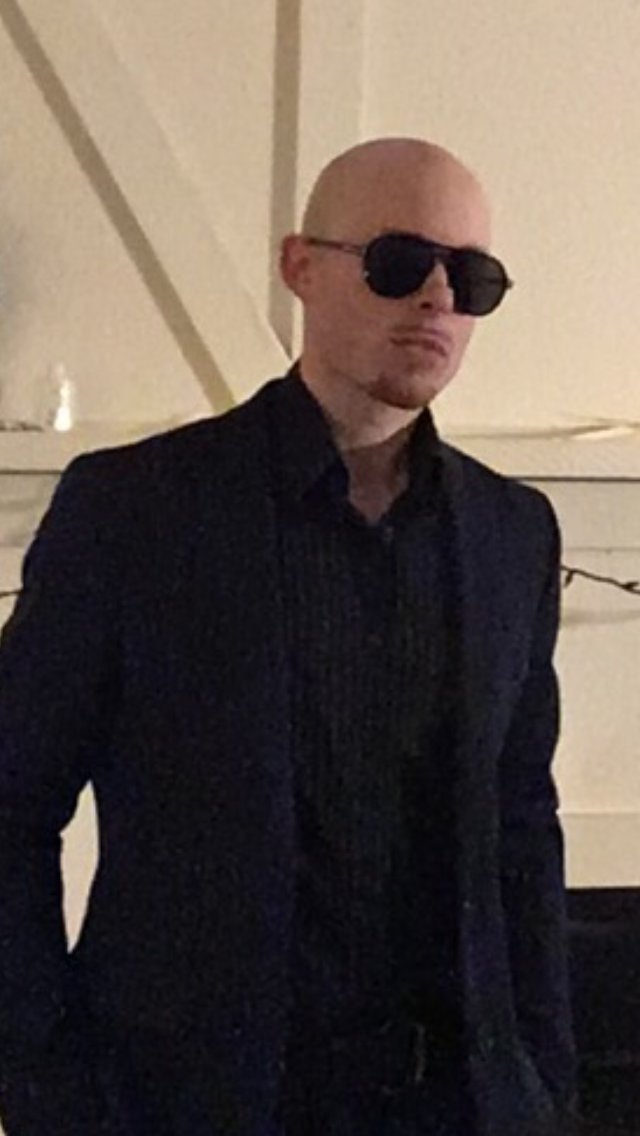 DoItForTheWynn's tweet photo. @pitbull Happy Halloween Mr. Worldwide, hope my costume this year made you proud #IFEARGOOD https://t.co/gdkfbfum22