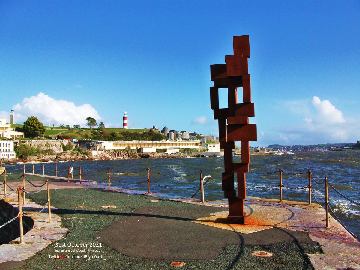 LookIIPlymouth's tweet photo. Still had plenty of blue sky & sunshine today. 😎#Plymouth #LookIIPlymouth #LookII #Halloween #HappyHalloween2021 #RustyReg #GormleyStatue #IronMan #halloween2021 https://t.co/3ZFCW7z104