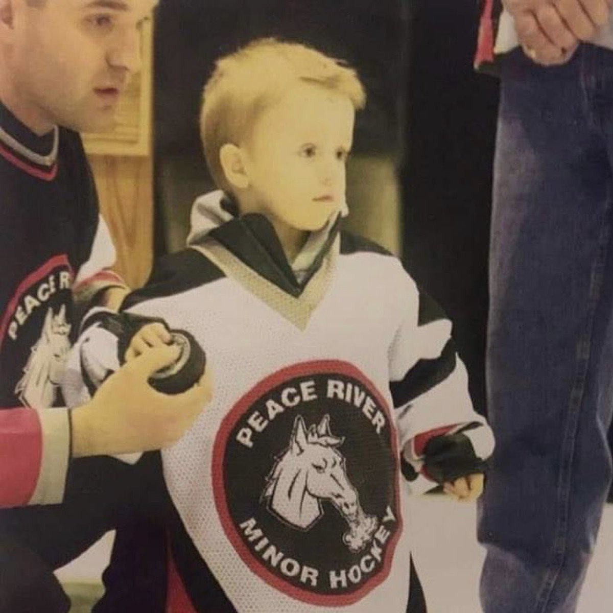 PACU15AAWhite's tweet photo. When friends become enemies… former Peace River residents Jackson Haugan (Forward #22) and Parker Nome (Goaltender #29) will get to face off against some old buddies today #FriendsOffTheIce #EnemiesOnTheIce #GoPAC #GoSaints #HalloweenHockey #PeaceRiverMinorHockey https://t.co/BVL6etLGxB