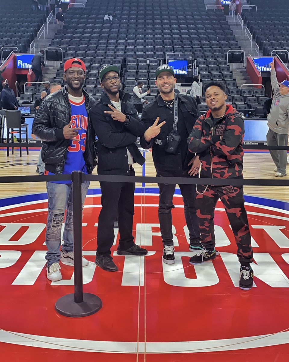 AaronConey's tweet photo. Had the pleasure of taking @Walterejones and #BlakeFoster to their first #Pistons game. Big thanks to the @detroitpistons for the tickets and on-court experience! 🤟🏾🏀 #DetroitBasketball #AaronConey #WalterJones #PowerRangers #HustleMatters https://t.co/aa46iT88tO