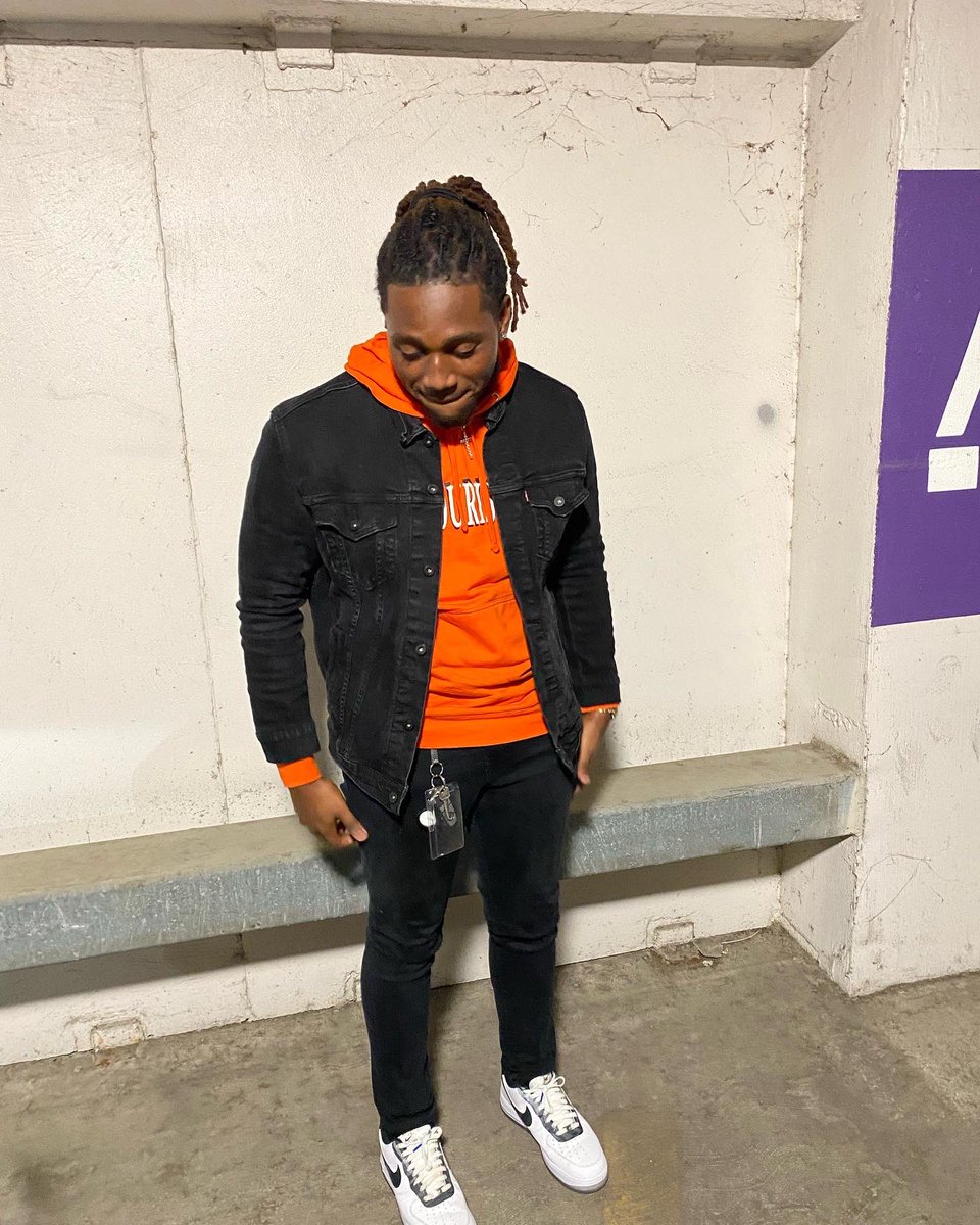 therealkevinj01's tweet photo. Look in the mirror and I see a star 💫 @KnoxKetchum on the hoodies 🤩🔥 https://t.co/sVld5TC7mW