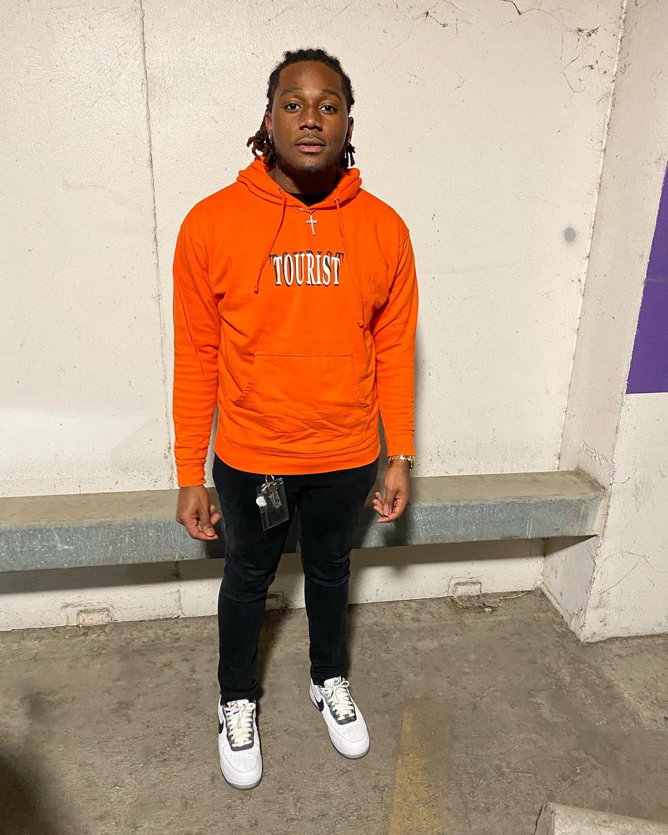 therealkevinj01's tweet photo. Look in the mirror and I see a star 💫 @KnoxKetchum on the hoodies 🤩🔥 https://t.co/sVld5TC7mW