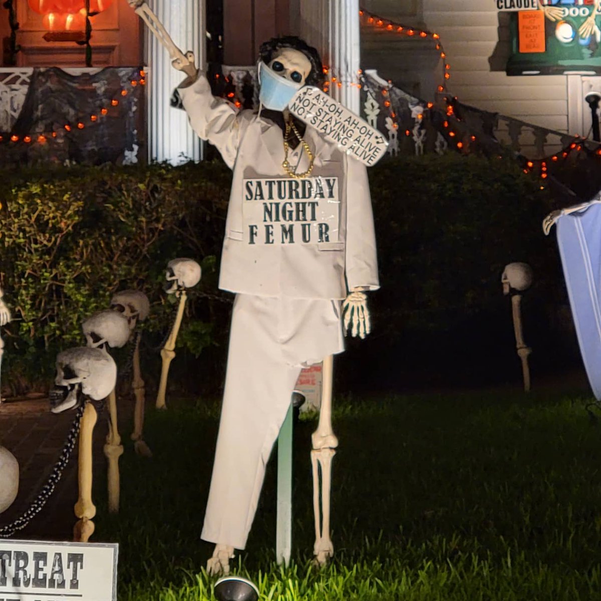marykmulcaheymd's tweet photo. Happy Halloween!🎃
#orthotwitter #skeletonhouse #NOLA
#humerus #Halloween2021 @CityOfNOLA @TulaneOrtho @TulaneMedicine https://t.co/HwlubRa1JM