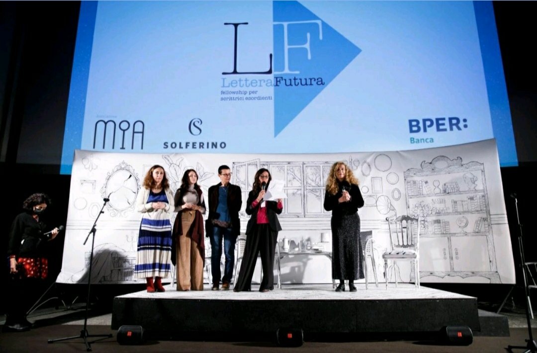 #ValeriaLaRocca è la vincitrice del #concorso 'Lettera Futura'.📚🎖 L'iniziativa, in collaborazione con l'associazione Mia, organizzatrice di <a href="/inQuieteFest/">inQuiete</a>, e <a href="/solferinolibri/">solferinolibri</a>, ha lo scopo di facilitare l'accesso delle donne nel panorama editoriale italiano.
#LaBancaCheSaLeggere📖