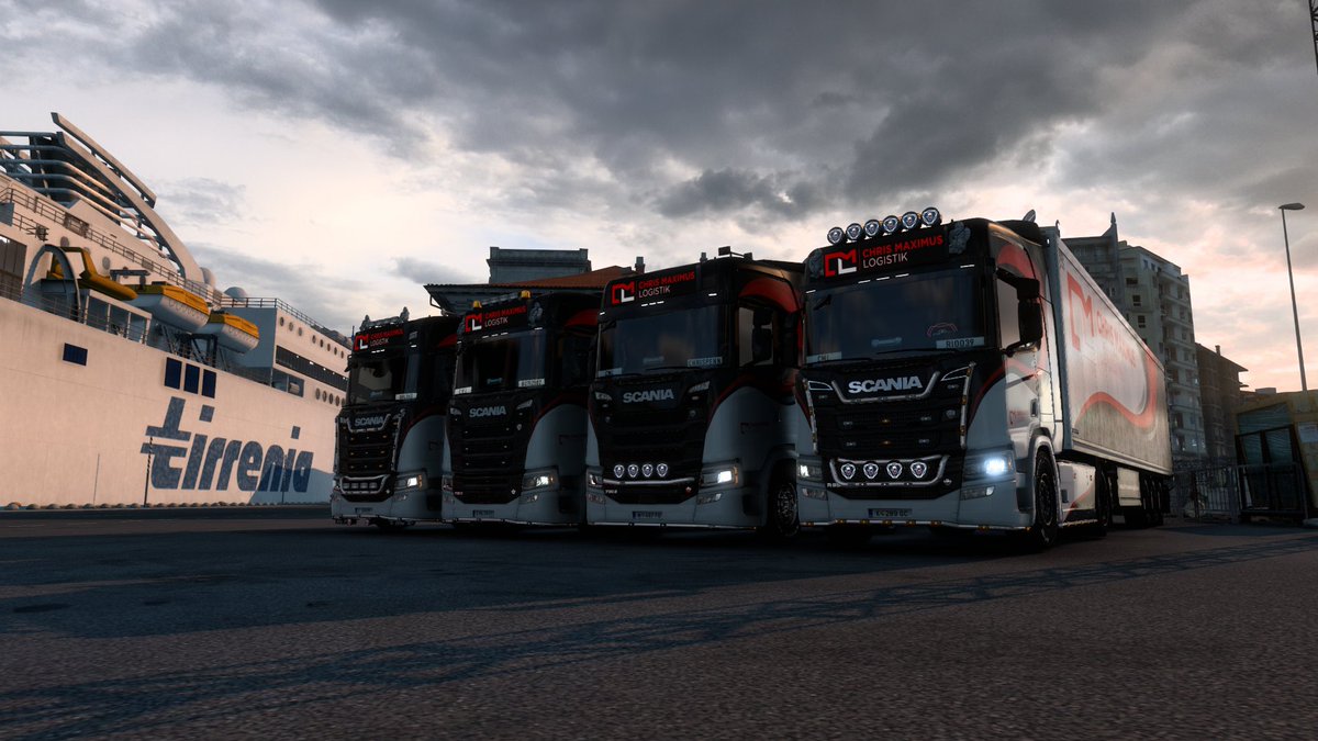 cml_logistik's tweet photo. Aktuell ist unser Fahrer Nostro Live auf unseren Twitch-Kanal, wenn ihr Lust habt schaut mal vorbei.

https://t.co/K3Pc3VE3KV

#chrismaximuslogistik #chrismaximus #livestream #ets2 #eurotrucksimulator2 #scssoftware https://t.co/SJW0pHPfYw