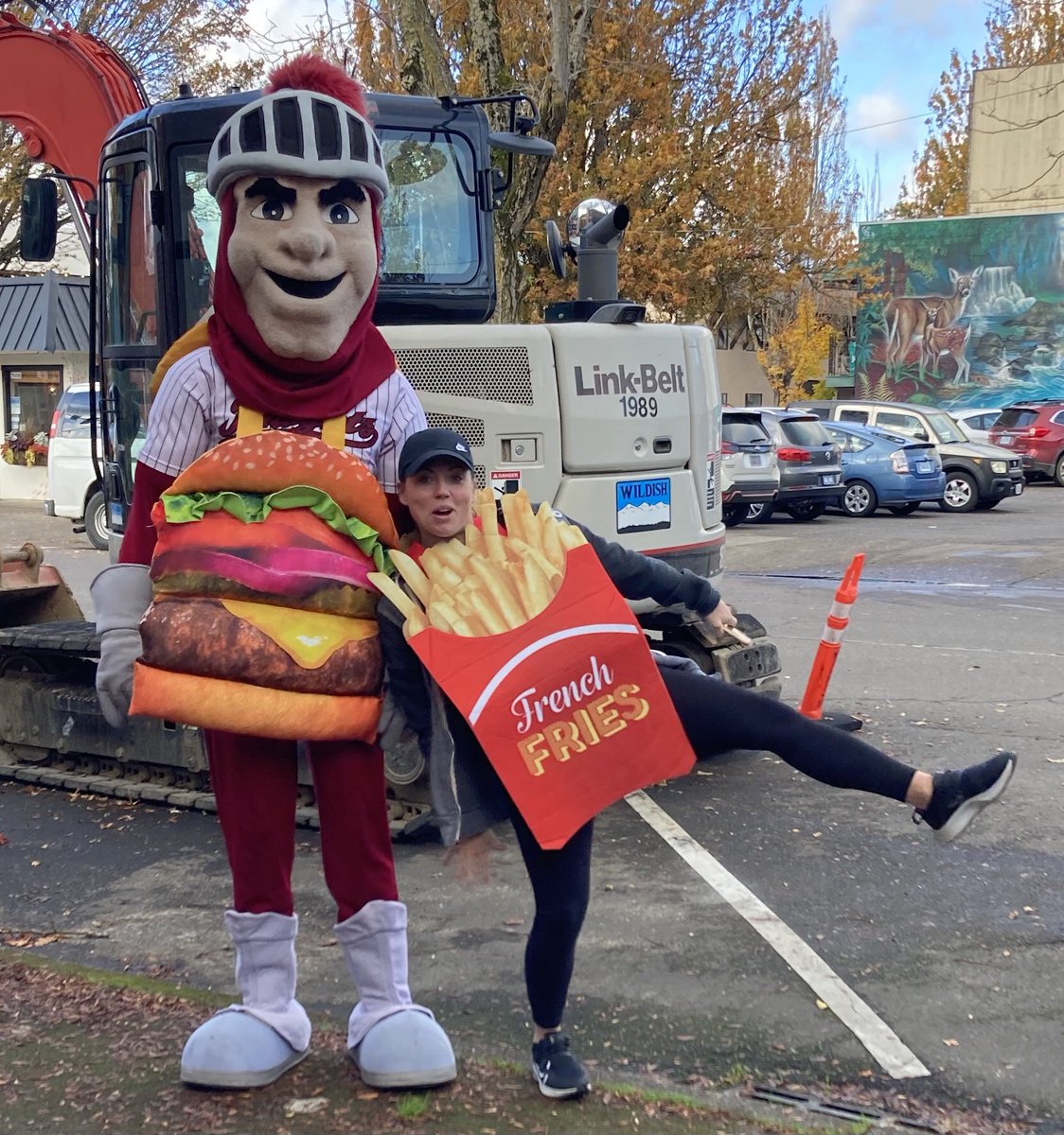 CorvKnights's tweet photo. Trick or Treat? Trick or Treat? Give me something good to eat! Happy Happy Halloween to all. 

Burger and Fry, where is the Shake? #Halloween #CornValley https://t.co/ozsfaStTvX