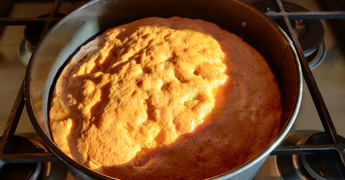 chefrenchef's tweet photo. Pumpkin and almond cake. 
Cake citrouille amande .
Full recipe (Live #111) on my YouTube channel (link in bio).
#cake #pumpkin #almond #halloween #comfortfood #easyrecipes #recettefacile #instafood #cheflife #chef #food #homemade #newvideo #livecooking #twitch #youtube #follow https://t.co/1djPxsGxD0