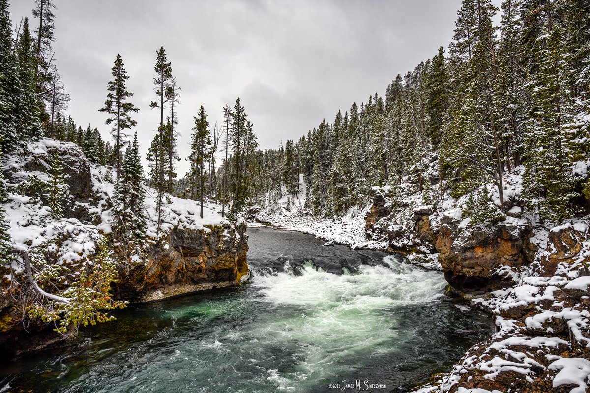 jsiatczy's tweet photo. Upper Yellowstone River - Yellowstone National Park, WY
@NikonUSA @YellowstoneNPS @NatlParkService @visitwyoming #fall #winter #upperfalls #Yellowstone #river https://t.co/MgJRnxIKv2