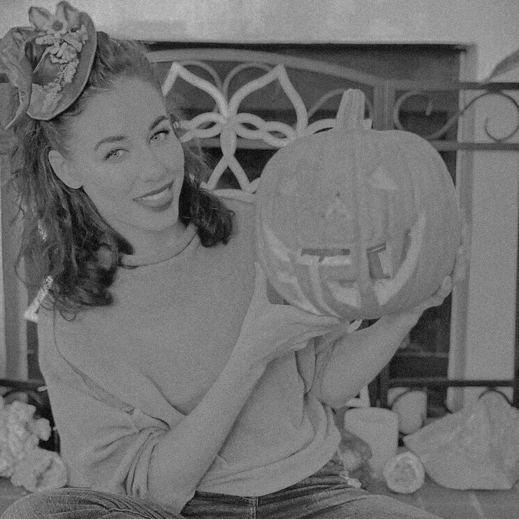 ｡˚𑁍࿐
  
                                                  𝓗𝒂𝒑𝒑𝒚
                                          𝓗𝒂𝒍𝒍𝒐𝒘𝒆𝒆𝒏,
                                               𝓦𝒊𝒕𝒄𝒉𝒆𝒔!