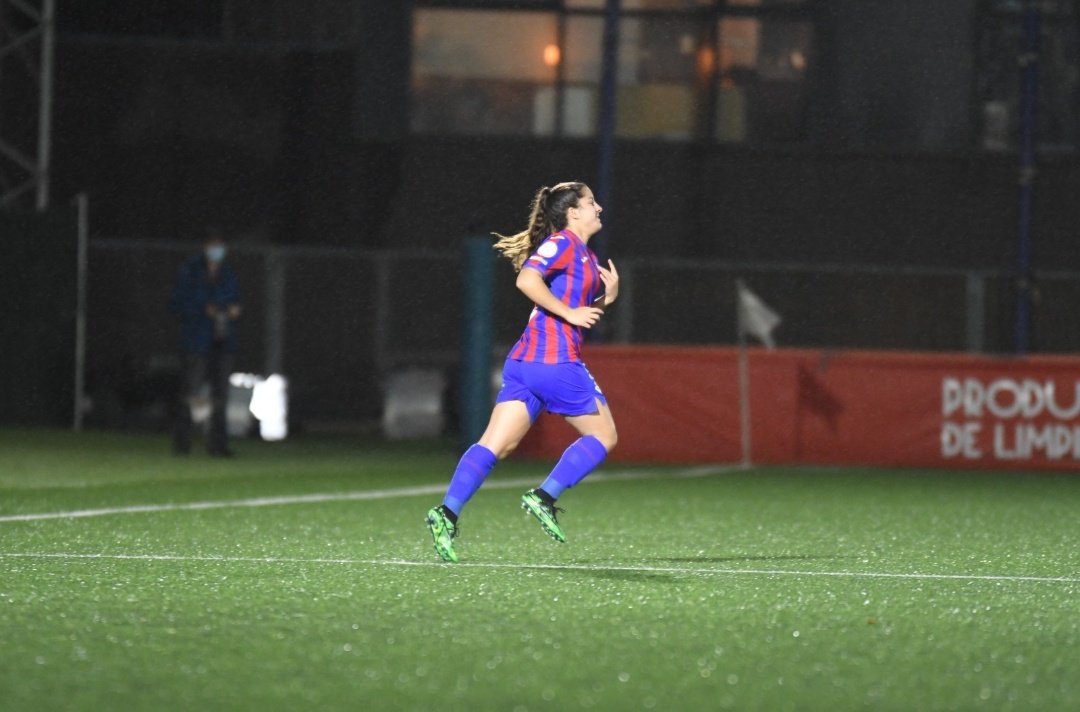 👏 Minuto 80 en Matapiñonera. El <a href="/SDEibar/">SD Eibar</a> realiza un doble cambio y...

Nos levantamos a aplaudirte <a href="/anadeteresa8/">ADT</a>. Superar la rotura LCA y volver a verte donde más nos gusta. En el campo.

👋🔝 Bienvenida 👣