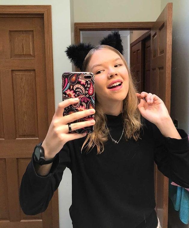 OnceUponA828's tweet photo. I feel cute =^.^= https://t.co/W8Y9mdFUQM