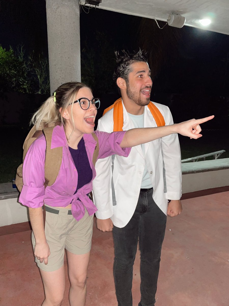 BarbsMurillo's tweet photo. Dejaré estas pics por aquí porque im fucking proud de nuestro costume https://t.co/DyybzR4q0m