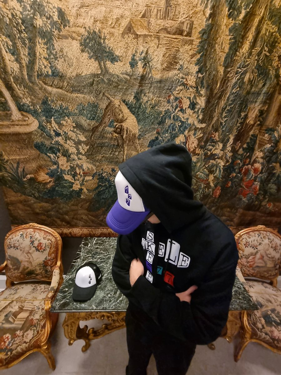 777Skele's tweet photo. Vendredi prochain_20h📲

👽Crossword Hoodie - 60€
🧢777 Trucker Hats - 30€ 

https://t.co/Y93ELewhmX🫂 https://t.co/TJ5yGBs4gF