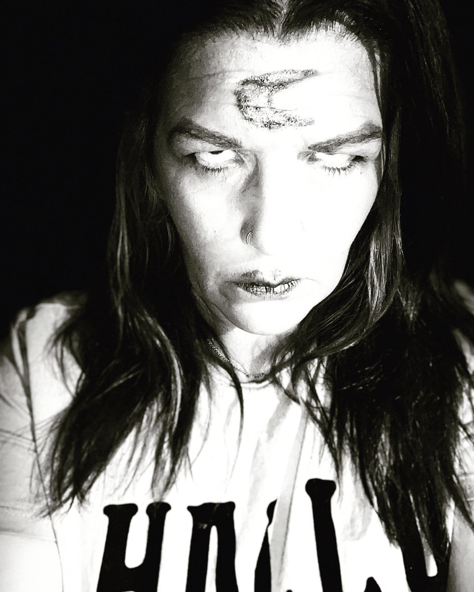darkminx's tweet photo. Happy Halloween 👻 https://t.co/TqfEGbZREw