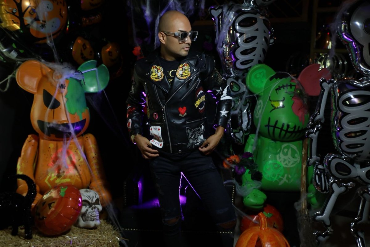 "Porque todo lo bueno empieza con un poco de miedo".  Photoshoot by @pavelantonfoto for @memorias_inolvidables2020 ❣️