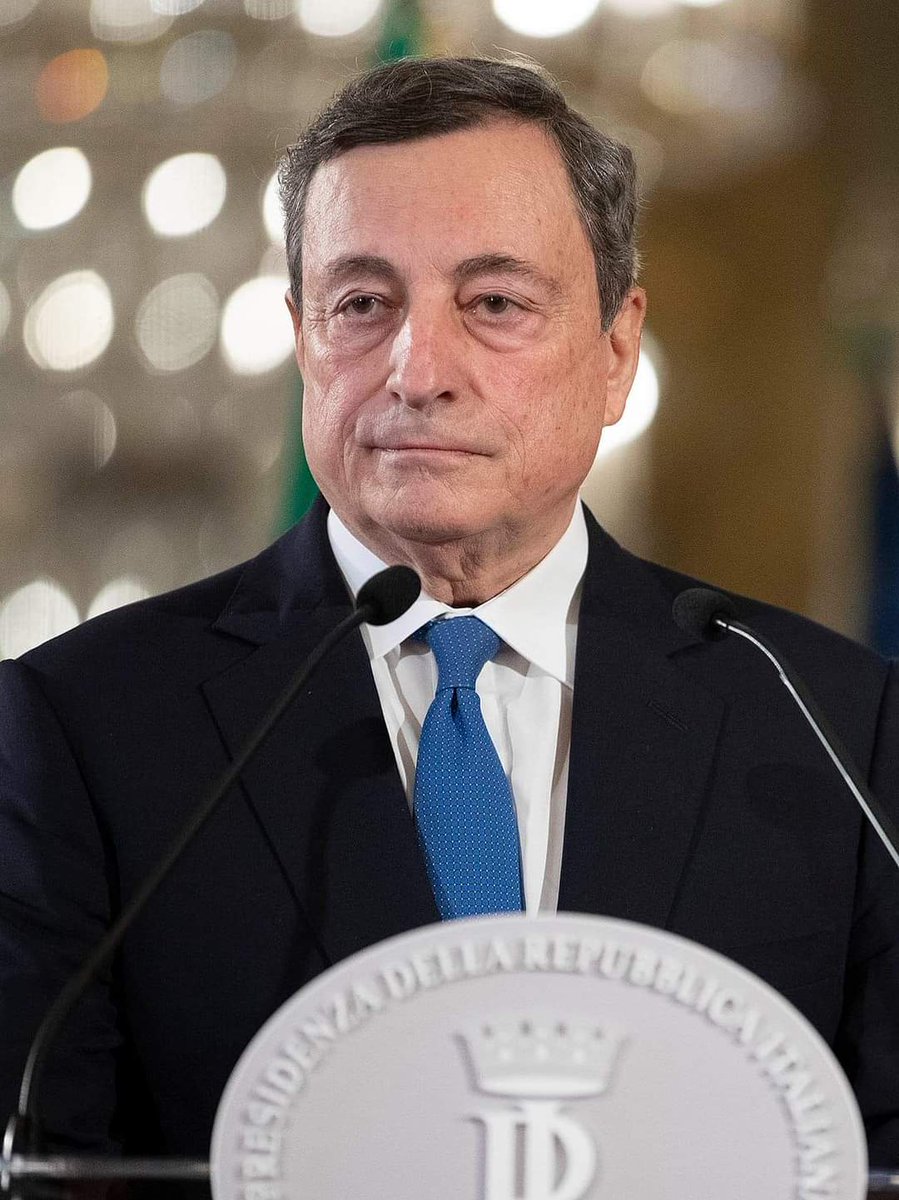 granelli_paolo's tweet photo. Quest'anno, per #Halloween, il #PrimoPremio per il miglior costume del #ConteDracula (qui in foto) va a #MarioDraghi.
🎃🎃🎃🎃🎃🎃🎃🎃🎃 https://t.co/zxkgkLWXQS