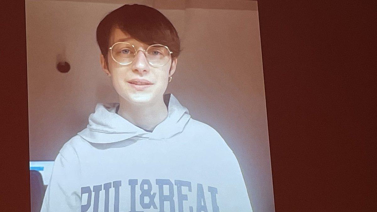 IsabelleUnif's tweet photo. #Utopiales2021 Prix Utopiales Europeen 2021 est remis à #AfterR de #AurianeVelten aux éditions @editionsmnemos @LesUtopiales @LaCiteCongres https://t.co/2kQdL9UO22