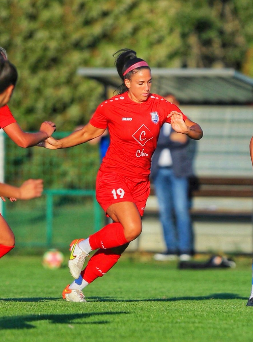SOLOVENEX_'s tweet photo. .@SoniaOneill_ 🔥 anotó su CUARTO GOL de la temporada en la victoria de su #ZNKSplit 0-1 sobre el #ZNKRijeka 🇭🇷.
➡️ La volante de primera línea (27 años) ha mejorado su efectividad goleadora en los últimos partidos con el #Split.
.@FemeninoFVF
#𝗣𝗼𝗱𝗲𝗿𝗩𝗶𝗻𝗼𝘁𝗶𝗻𝘁𝗼 🇻🇪 https://t.co/iQWZnNPNGd