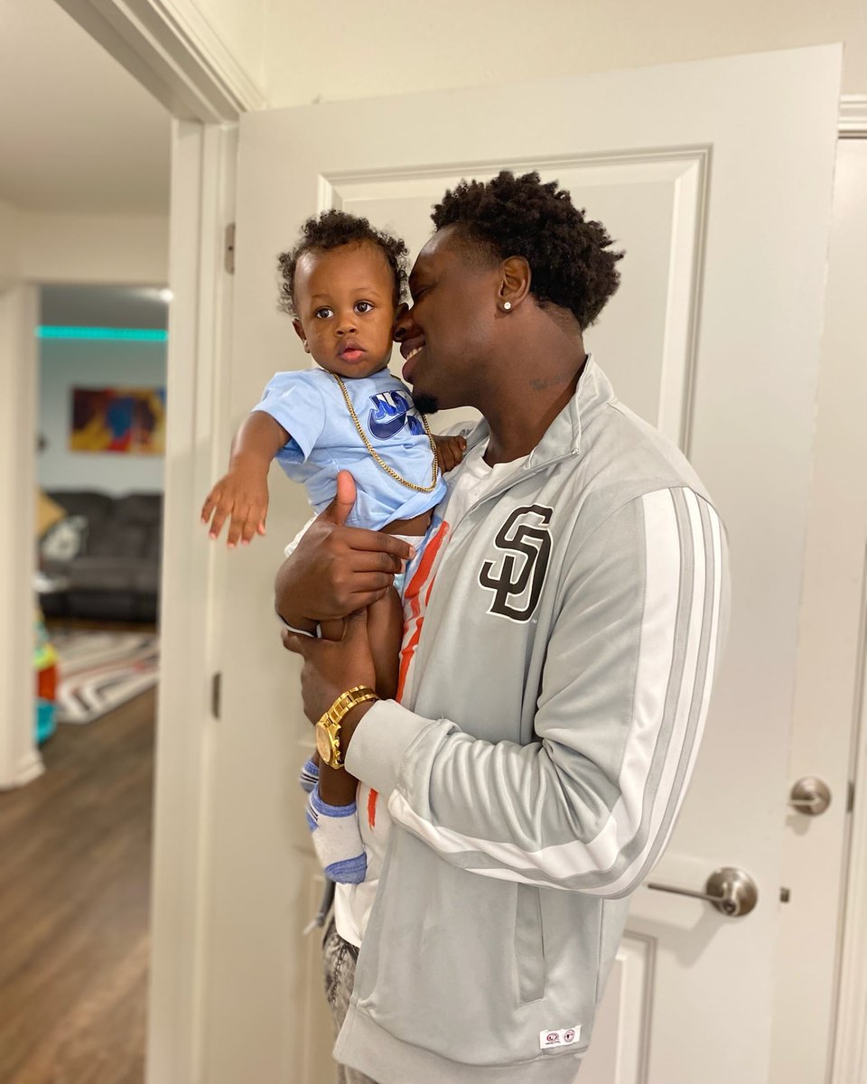 CallMe_Bwhite's tweet photo. My right hand mans💯 grand🖤
#daddy#sonson https://t.co/1k4veEp8jX
