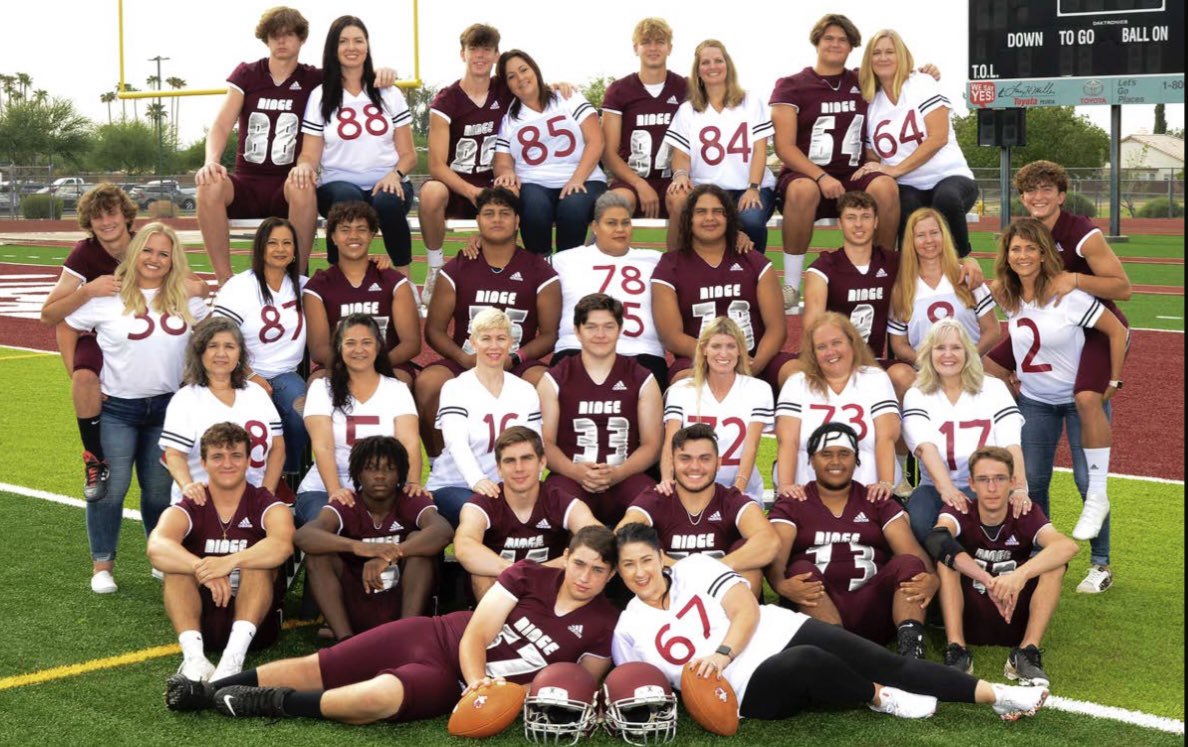 MtRidgeFootball's tweet photo. Ridge Seniors with their moms!￼ #seniorweek

Senior Night this Friday Nov. 5th vs Shadow Ridge #PinkOut

Seniors meet at the Mountain Lion tunnel @ 6:20pm #winthewest https://t.co/aFw4F2VoNe