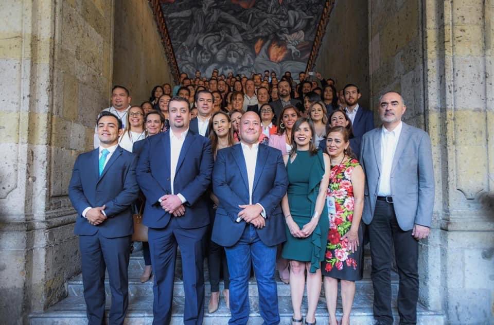 JonadabMartinez's tweet image. .@ENDIMOV reunió a Diputados y Diputadas Locales de todo el país para compartir experiencias que permitieran prever el futuro de nuestras ciudades.
#DeMimoADiputado
2/2