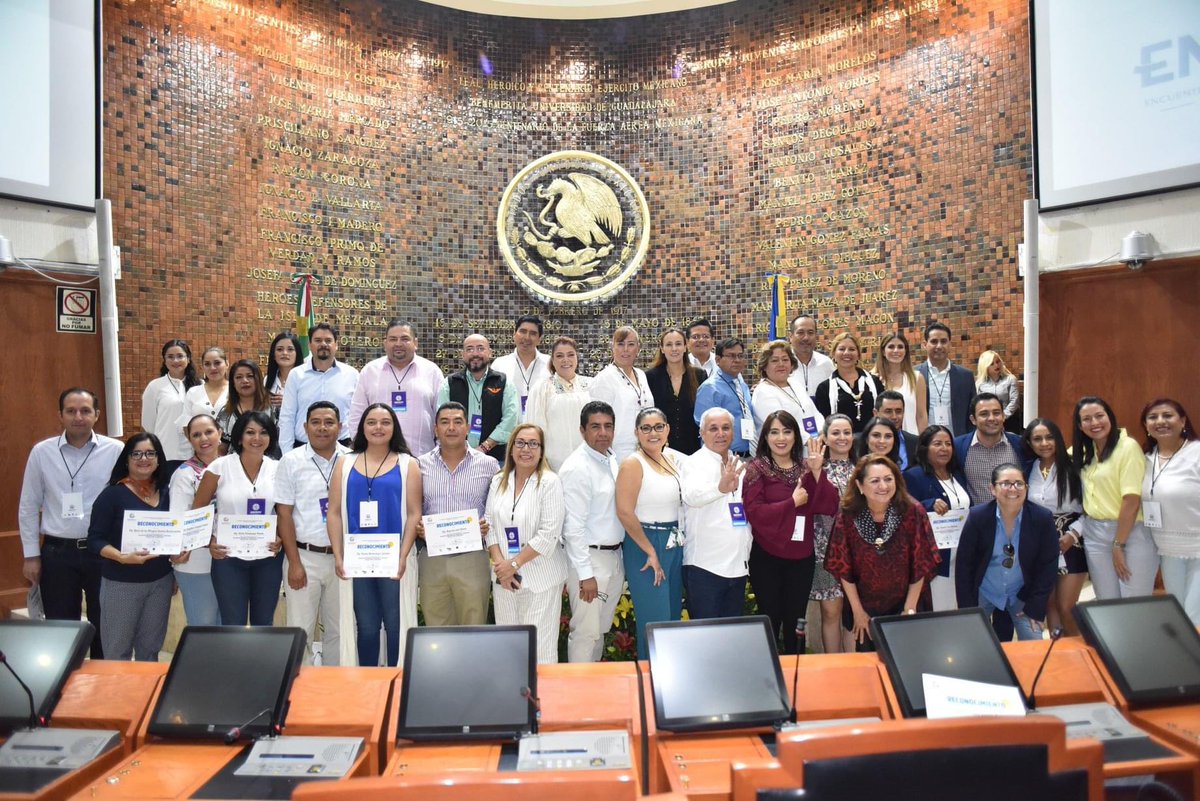 JonadabMartinez's tweet image. .@ENDIMOV reunió a Diputados y Diputadas Locales de todo el país para compartir experiencias que permitieran prever el futuro de nuestras ciudades.
#DeMimoADiputado
2/2