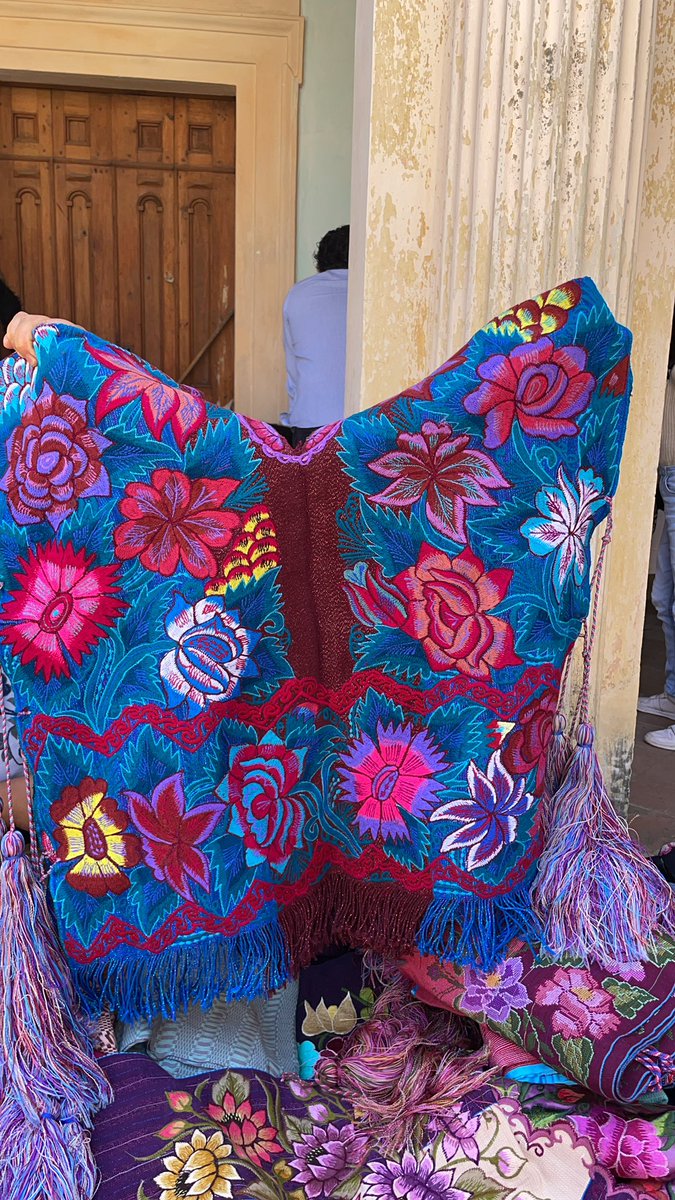 Feria de artesanías en <a href="/EnsenanzaCasa/">La Enseñanza, Casa de La Ciudad</a> precios directo de artesanas.