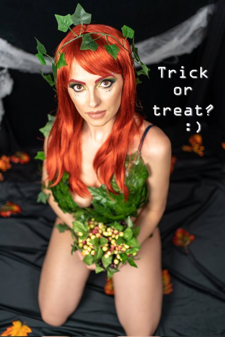 Trick or treat?🎃🎃🎃 #halloween2021 #HappyHalloween2021 #cosplay  #poisonivy https://t.co/3SX930E3Bi<a href="/tag/halloween2021"class="tags">#halloween2021</a><a href="/tag/happyhalloween2021"class="tags">#HappyHalloween2021</a><a href="/tag/cosplay"class="tags"><span>#cosplay</span></a><a href="/tag/poisonivy"class="tags"><span>#poisonivy</span></a>