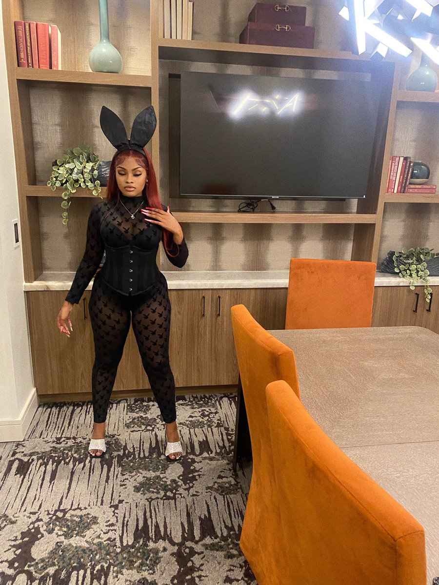 bratzdaddy's tweet photo. certified trendsetter i give what’s supposed to be gave. https://t.co/qWIzB7heFy