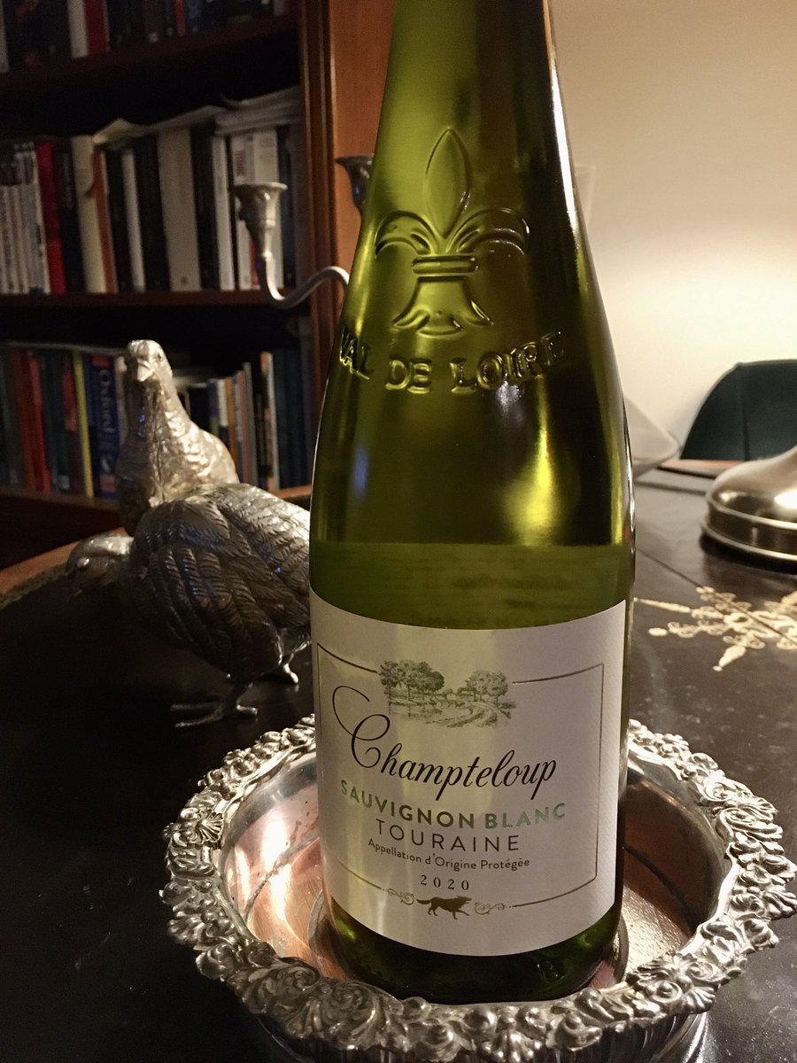 andrieswbakker's tweet photo. Celebrating my #4000th tweet 🐥 - with a Touraine for dinner 🥂 https://t.co/6uSAfWWqiE