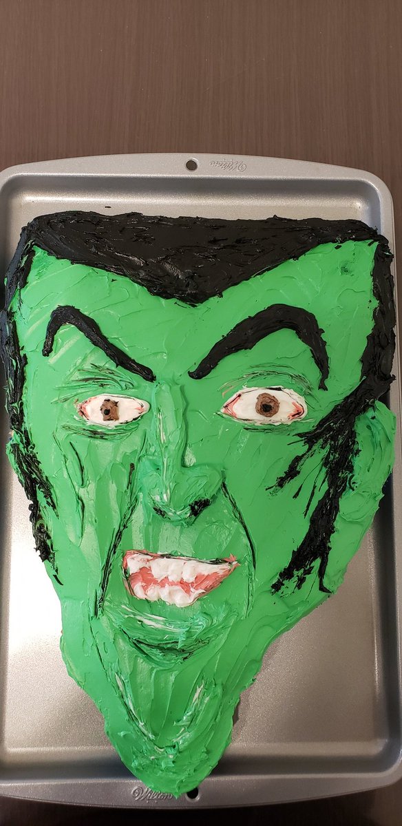 nagata1023's tweet photo. Happy Halloween!今日私36歳の誕生日にwicked witchのケーキ作ったら似てなさすぎて１人笑いが止まらない。 https://t.co/jRQ1vnstdX