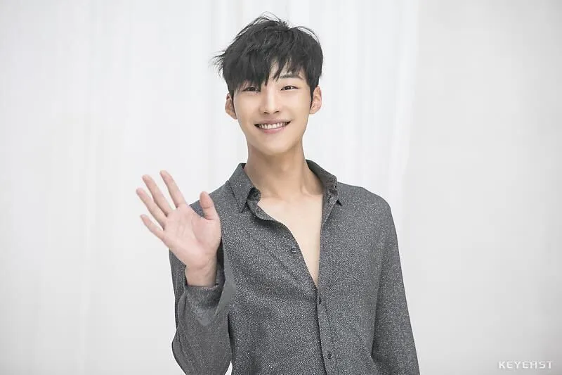 DailyWooDoHwan's tweet photo. #WooDoHwan #우도한 ingresó al servicio militar como un soldado de servicio activo el 6 de julio de 2020.

Bienvenido de regreso, Woo Do Hwan! https://t.co/RTsU545TXx