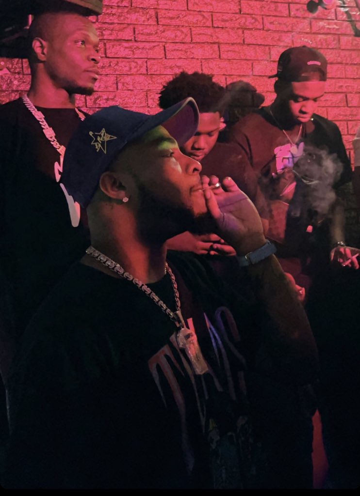 DavidoOnCam's tweet photo. Comment/Quote this tweet with your favorite pictures of @davido 🤩 https://t.co/FnUNXIe1to