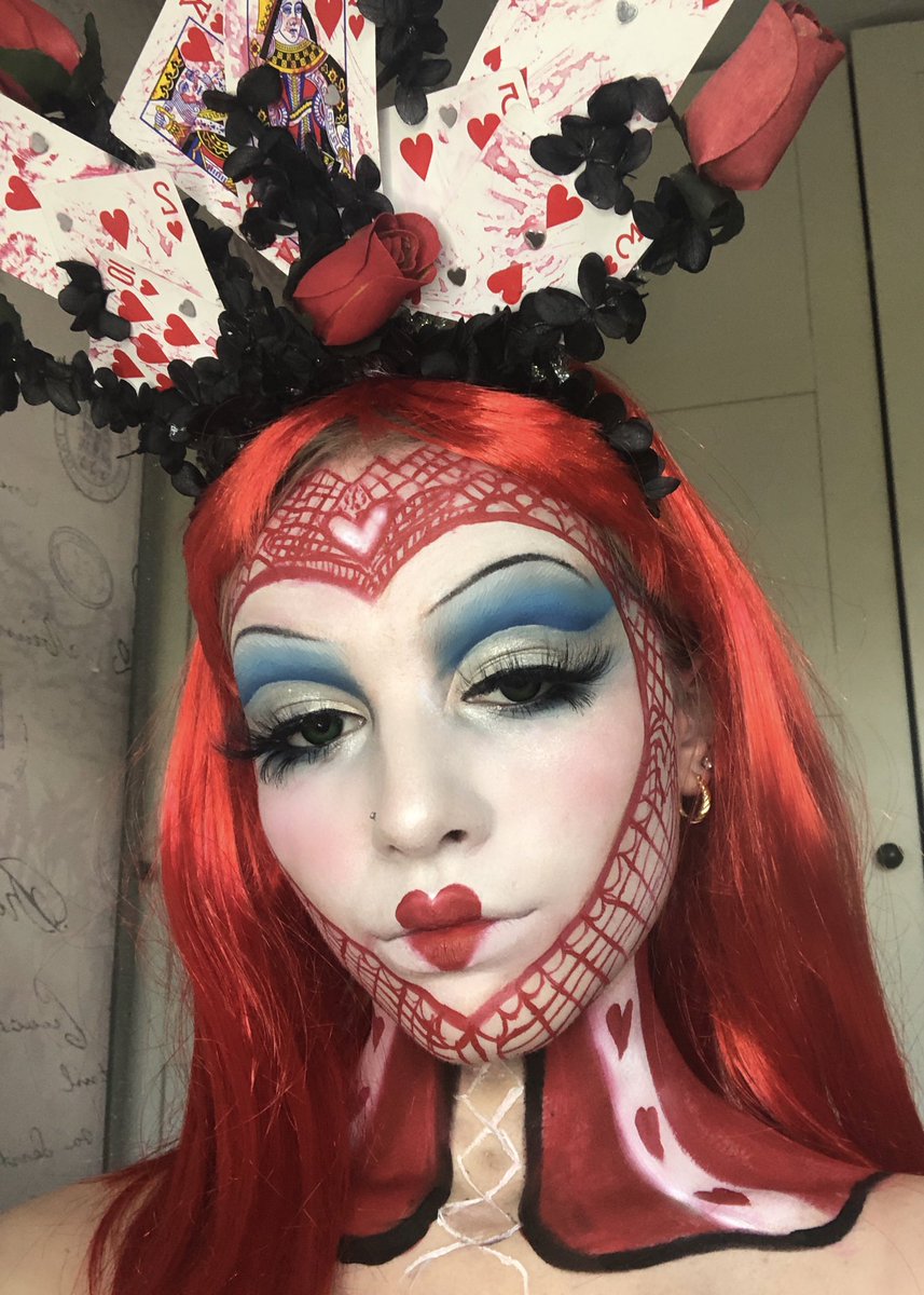_zsmakeupp's tweet photo. HAPPY HALLOWEEN♥️♥️

#queenofhearts #queenofheartsmakeup #halloween #spookyseason #halloweenmakeup #generationbeautybay #bybeautybay #GENBB #creatorrevolution https://t.co/KJqSSHXJT1