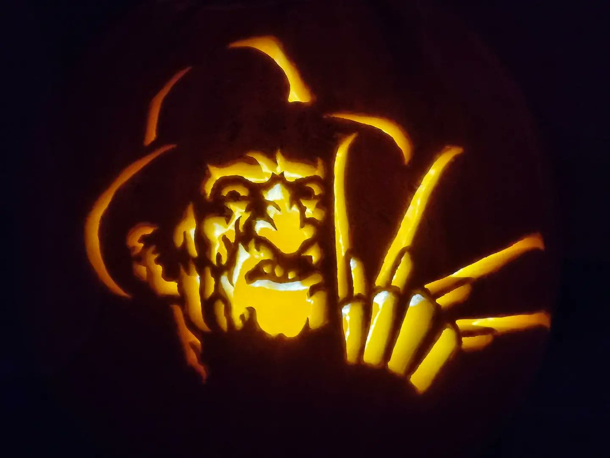 biffa69's tweet photo. All pumpkinned out. Happy #halloween2021 #pumpkins #freddykruger #MichaelMyers #Beetlejuice #Hellraiser https://t.co/eOLOtn3ATB