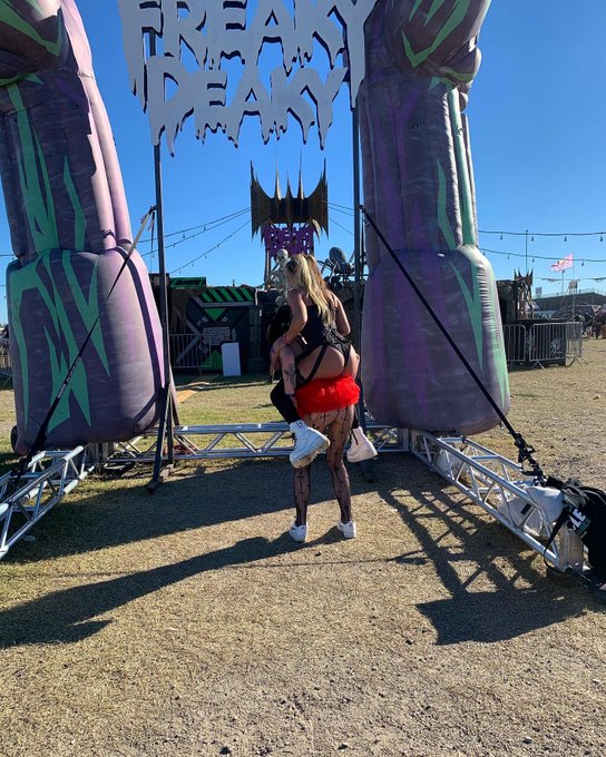 freaky deaky 2021 was a success https://t.co/WLkPgVx6hg