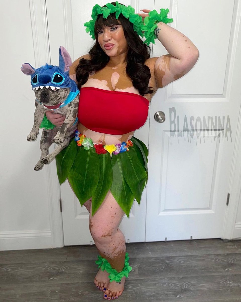 BLASONNA16's tweet photo. Happy Halloween from me and my dog Blu follow me on Instagram @blasonnna 😍 #dogoftheday #HappyHalloween2021 #beautiful https://t.co/ZRNF59HioA