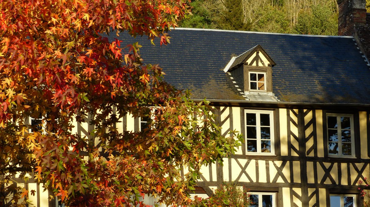 fred_cm1b's tweet photo. Village de #BecHellouin. #Normandie 🔚 https://t.co/YYsZspA3P9