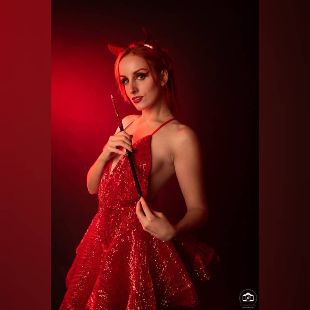 jessikablaze's tweet photo. I'm spending this Halloween in my pjs eating lasagne and nothing makes me happier x
Shot by @toneagraphy
.
.
.
.
.
.
#redaesthetic #redhairmodel #devil #devilmakeup #devilcostume #devilcosplay #naughtydevil #halloweenmodel #devilwoman #satansgirl #satani… https://t.co/0DI8yjWJT9 https://t.co/W77gacuoIk