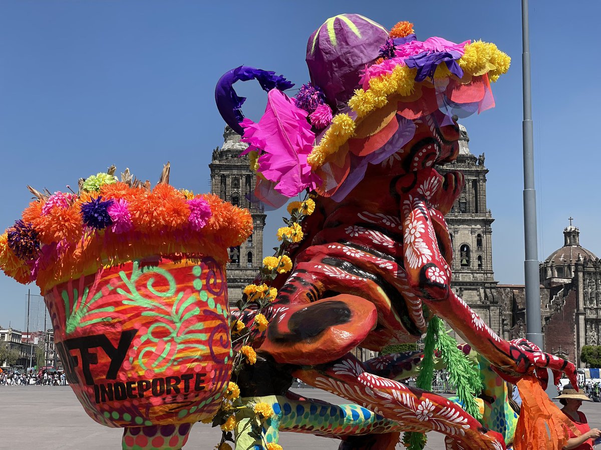 rom0202's tweet photo. #desfiledediademuertos #CelebrandoLaVida2021 #huffymexico #bicialebrije #ruedoluegovivo. https://t.co/CdfQU78B3e
