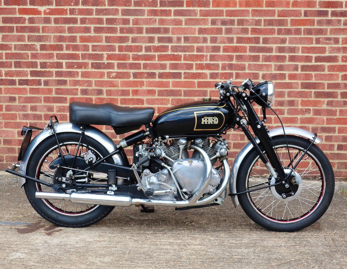 carandclassic's tweet photo. An early Series C complete with a large history file, original owners handbook as well as benefiting from a restoration in 2002 by a long time member of the Vincent Owners Club.
Take a look at this 2-wheeled icon: https://t.co/qm10RdTUAh
#vincent #vincentrapide #carandclassic https://t.co/142GqruMg4