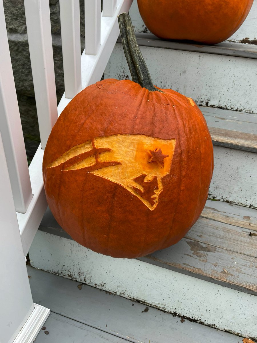 dwall1031's tweet photo. @CBS Go @Patriots ! Happy Halloween! https://t.co/Wel4SiXTMS