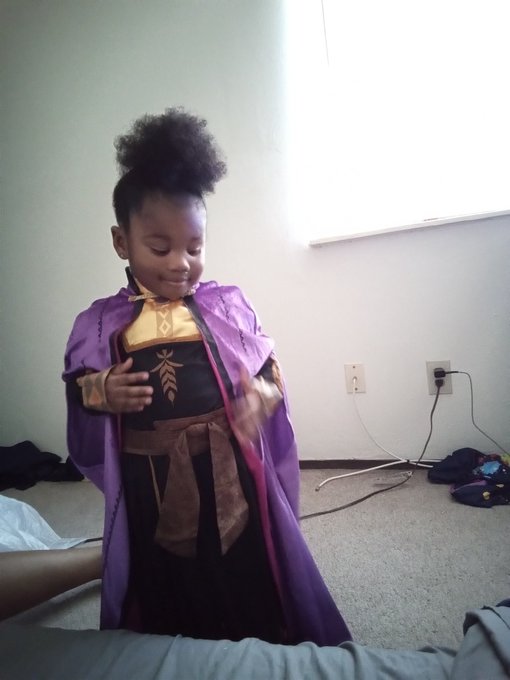 My blacc Anna #Frozen https://t.co/5OsjQYVwyz<a href="/tag/frozen"class="tags">#Frozen</a>