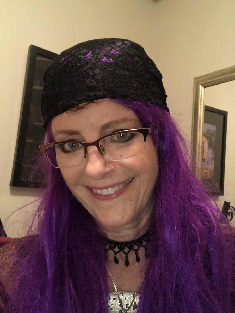 OttawaDivinatio's tweet photo. Excellent evening offering #psychic readings to a group  last night! https://t.co/QE8Nm2RNQk