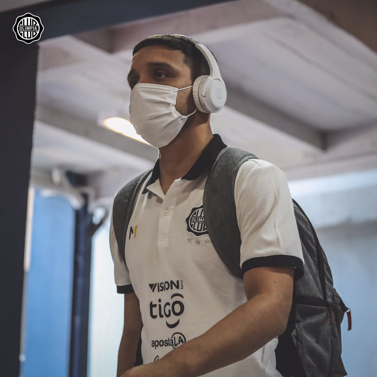 elClubOlimpia's tweet photo. 🔳#OlimpiaLIVE | #Clausura2021

💪🏼 ¡Estamos en la sede del partido! 

#𝙉𝙪𝙚𝙨𝙩𝙧𝙤𝘾𝙡𝙪𝙗𝙉𝙪𝙚𝙨𝙩𝙧𝙖𝙀𝙨𝙚𝙣𝙘𝙞𝙖 ⚪⚫⚪ https://t.co/bcyz25benA