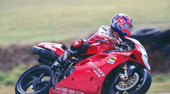 AntonioRamosGP's tweet photo. Carl Fogarty 🇬🇧 
#4 Ducati 916
Phillip Island 1997
#Legend https://t.co/Yss86PQ4JW