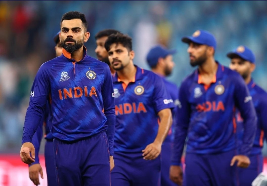 _RNSingh's tweet photo. @imVkohli ❤
@ImRo45 ❤
@klrahul11 ❤
@RishabhPant17 ❤
@ishankishan51 ❤
@hardikpandya7 ❤
@imjadeja ❤
@MdShami11 ❤
@BhuviOfficial ❤
@imShard ❤
@chakaravarthy29 ❤
@Jaspritbumrah93 ❤
@ashwinravi99 ❤

@msdhoni ❤       @RaviShastriOfc ❤

🇮🇳INDIA with you.. ✊❤
Love u all. https://t.co/MTNqwXxEDC